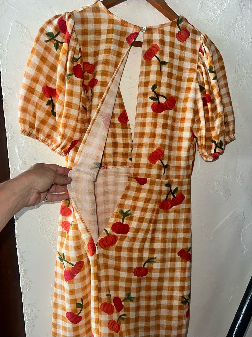 ⭐️HP ⭐️ FARM RIO Gingham Cherry Print Puff Sleeve Minidress - Picture 3 of 10